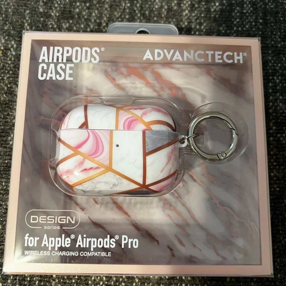 NIB Apple AirPod Pros Semi-Hard Silicone Case with Carabiner